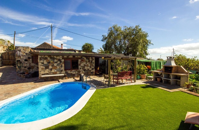 Romantic vacation home on an idyllic, quiet finca