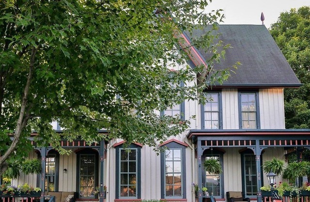 Romantique Bed & Breakfast