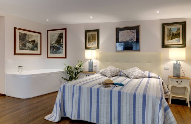 Rome Boutique Apartments with terrace, whirlpool in room, central.