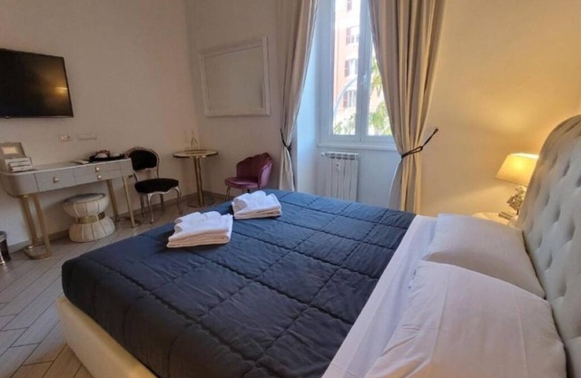 Rome Central Rooms: Double Room with Private Bathroom