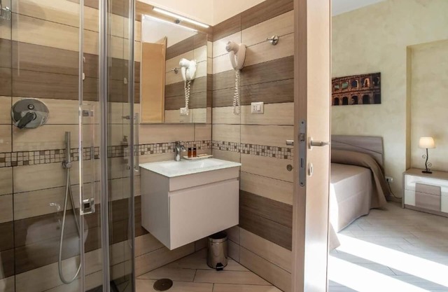 Rome Central Rooms ; Double Room with Private Bathroom