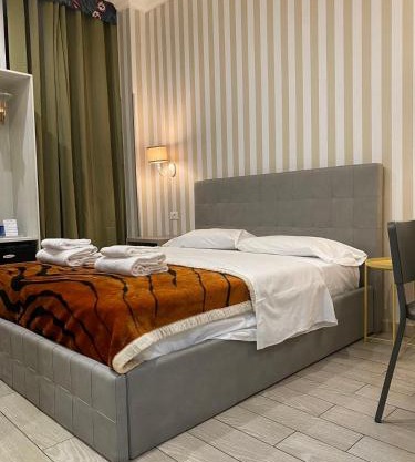 Rome Orange Inn