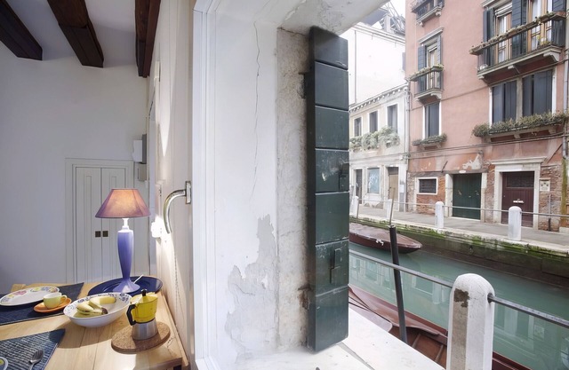 Romite @ Locappart - Calm & Canal view