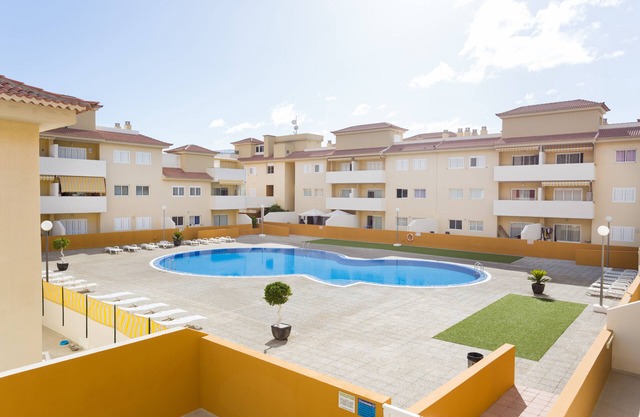 ROOF TERRACE WITH POOL NEAR BEACH
