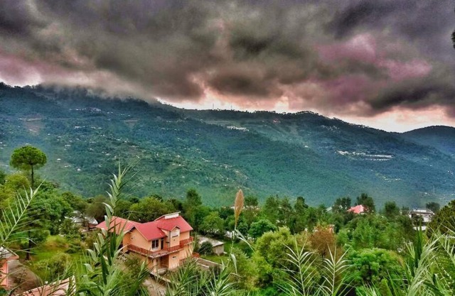 Roof Top Resort -Sun Rise Room