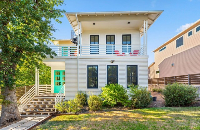 Rooftop Deck | 5 mins to downtown