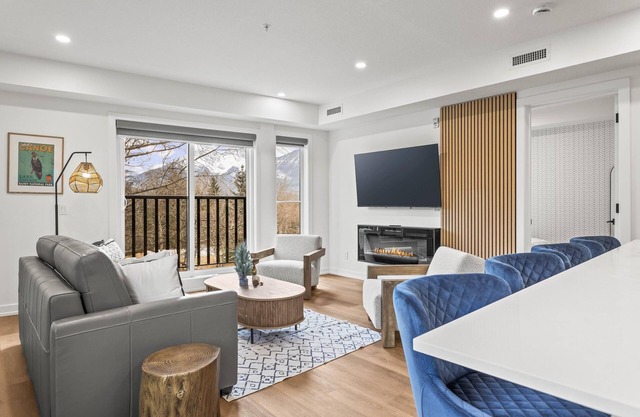 Rooftop Hot Tubs 2Bd 2Ba Corner Unit w Views