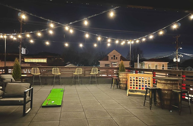 Rooftop w/4 Suites @ Bungalou + Bourbon Bar + Gameyard