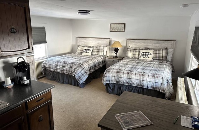 Room 106 two queen beds