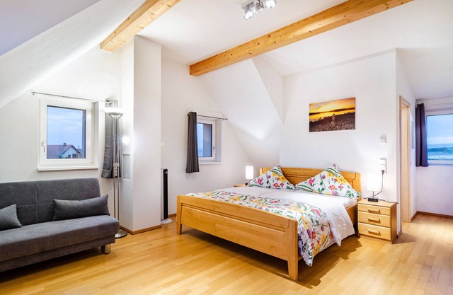 Room 3 with Shared Garden and Wi-Fi