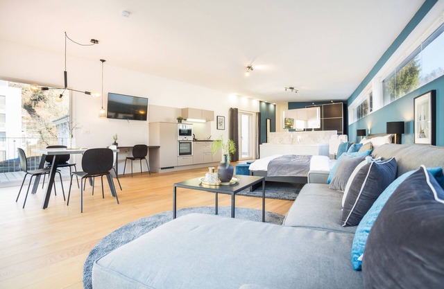 Room 4 & 5 Apartments