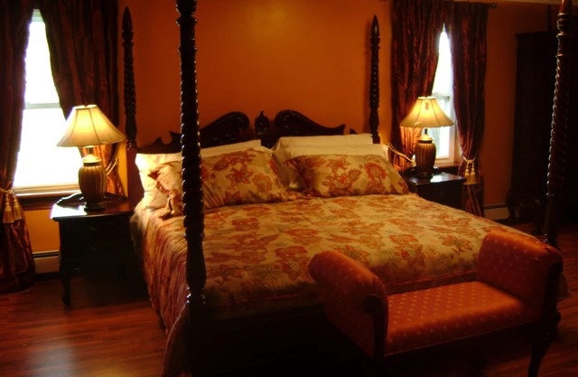Room #4 We only 30 min. from Baseball Hole of Fame in Cooperstown.