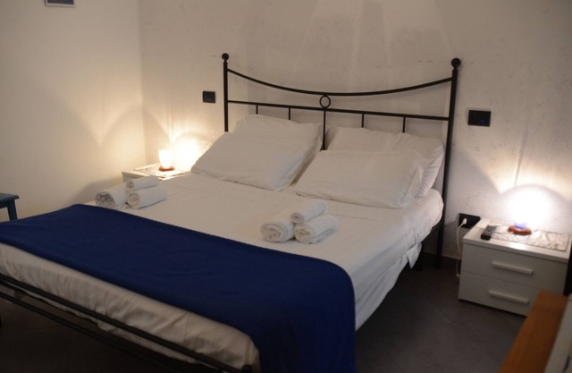 Room 'Camera Maestrale Partial Sea View' with Sea View, Wi-Fi and Air Conditioning