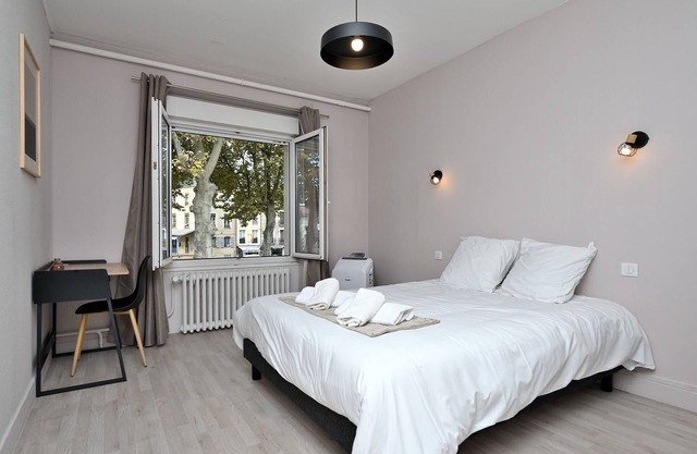 Room 'Double Room' with Shared Terrace, Wi-Fi and Air Conditioning