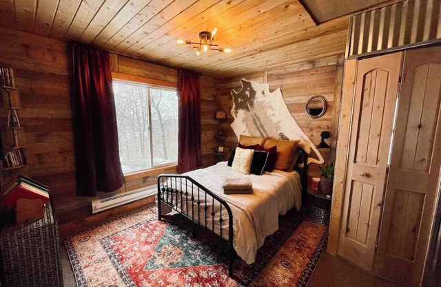 Room on the Ridge/HOT TUB/Sleeps 2