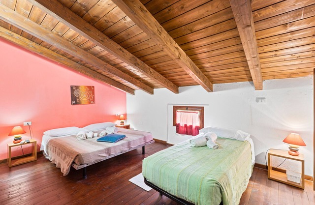 Room 'Ovest' with Shared Terrace, Wi-Fi and Air Conditioning