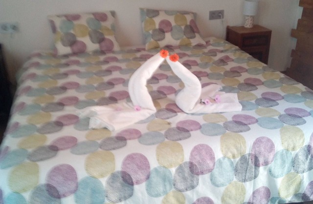 Room with sea and mountain views, shared troglodyte kitchen