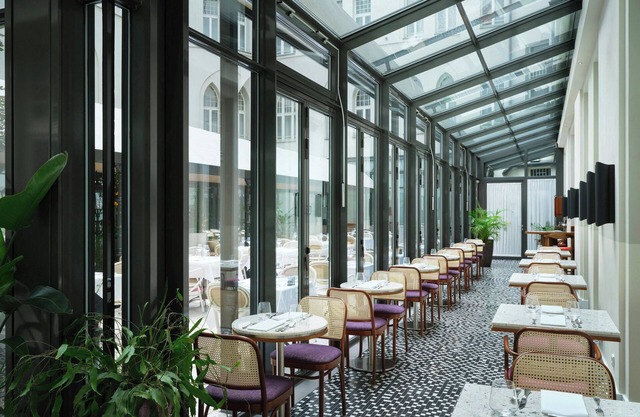 Roomers Berlin Steinplatz, Autograph Collection