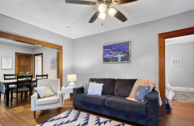 Roomy 4BR by Drake Sleeps 13 HUGE yard