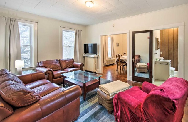 Roomy Lancaster Home Walk to Dtwn and Hospital