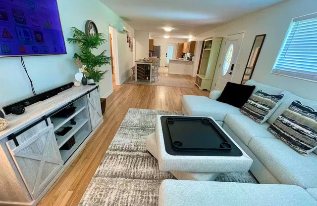 Rosa Cottage-Entire House