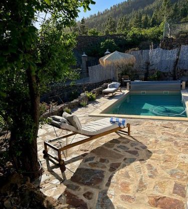 Rosas märchenhafte Finca mit Pool