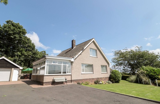 ROSE BANK, pet friendly, with a garden in Belford