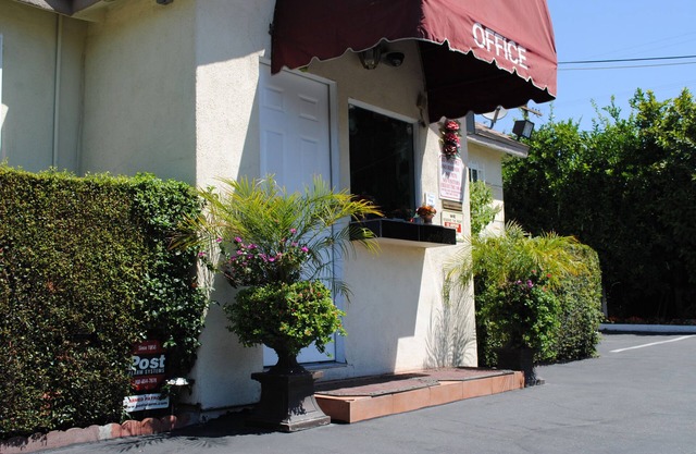 Rose Bowl Motel