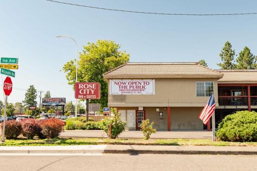Rose City Inn & Suites
