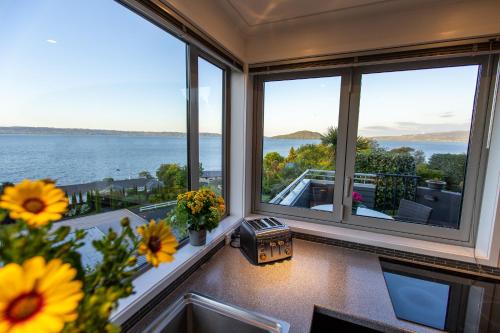 Rotorua Serenity Lakeview Retreat