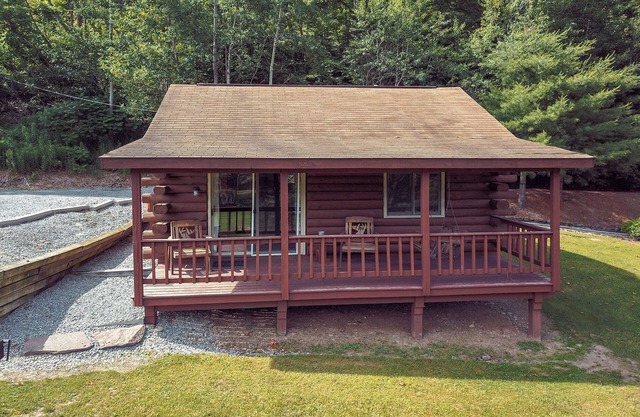 Rough Cut Lodge - Maple Cabin