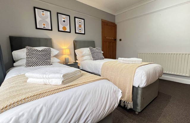 Roundhay Park House - Drive and gardens front and back