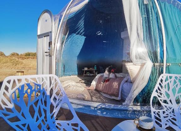 Route 66 Roy Roger's Starry Bubble House Big