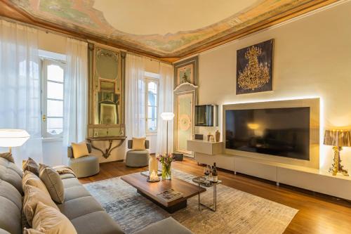Rovelli 41 by Rent All Como