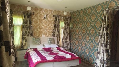 Royal Chinar Residency