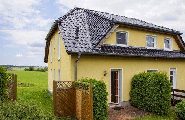 RugApart apartment 6 with terrace on the first floor of house 2 on the Mönchgut peninsula