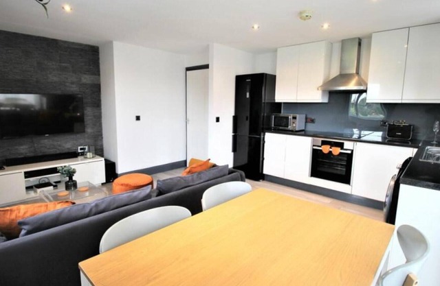 Rugby - Apartment - Sleeps 4 - Parking