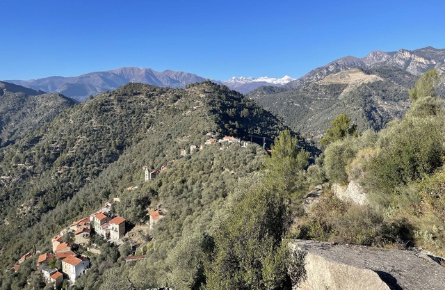 Ruim en Comfortabel Huis in Stil Buurtschap aan het Eind van een Doodlopende weg