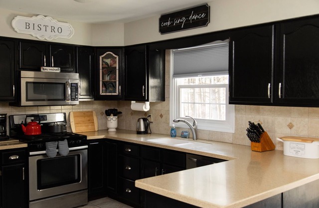 Run For The Pool Saratoga! Relax, unwind play pool or take a dip!