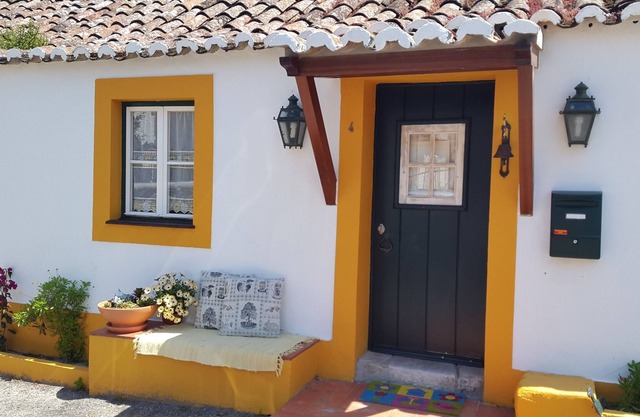 Rural house, comfortably equipped, green mountains, sandy beaches,