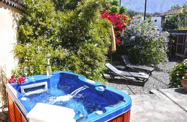 Rural house El Morro. Near the Caldera de Taburiente with jacuzzi.