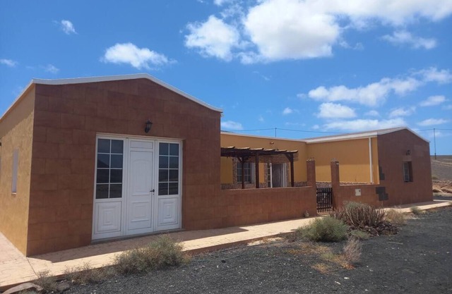 Rural house, in a quiet setting, 7 km from the beach.