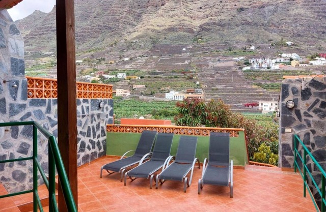 Rural House with Sea and Mountain Views, BBQ