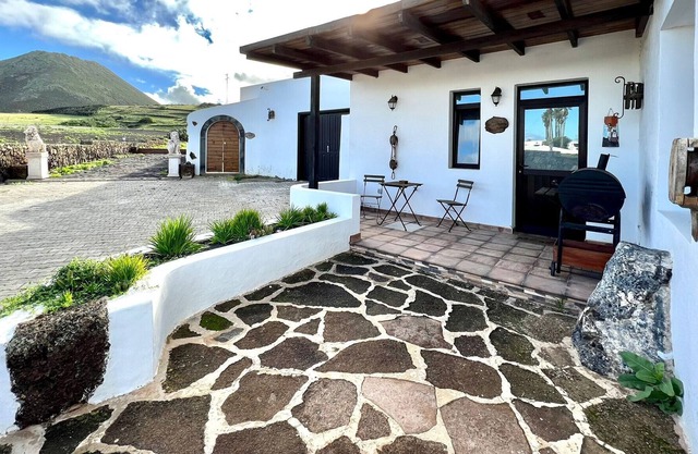 Rural House with terrace,barbecue and view