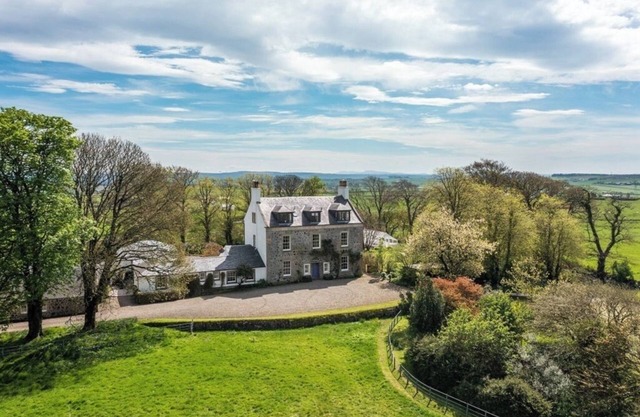 Rural Mansion Indoor Pool Tennis + Cottages, max 28 guests, near Troon/Prestwick
