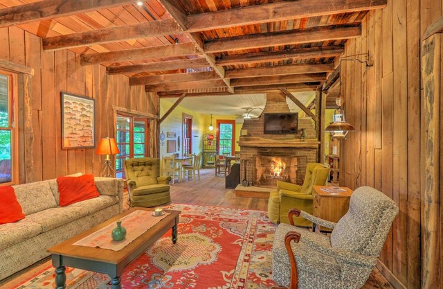 Rustic Cabin in the Woods 2-Acre Fishing Pond!