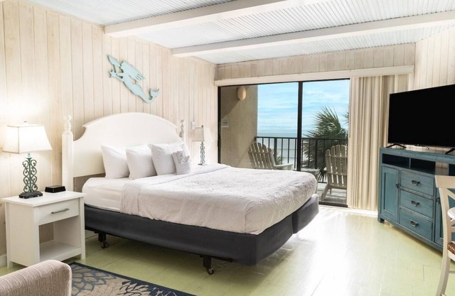 Rustic Charm with Ocean Front Views 3rd Floor