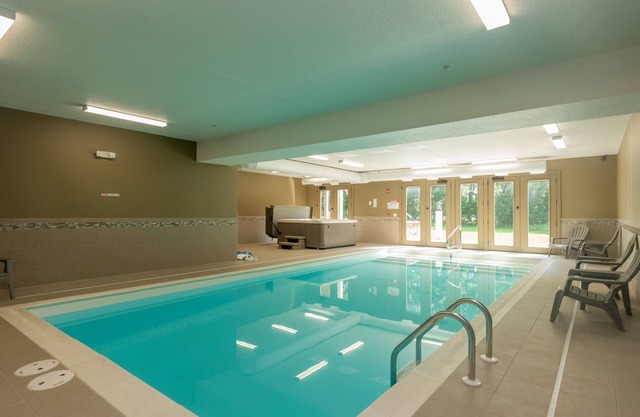 Rustic-Chic Retreat w/Hot Tubs & Indoor Pool