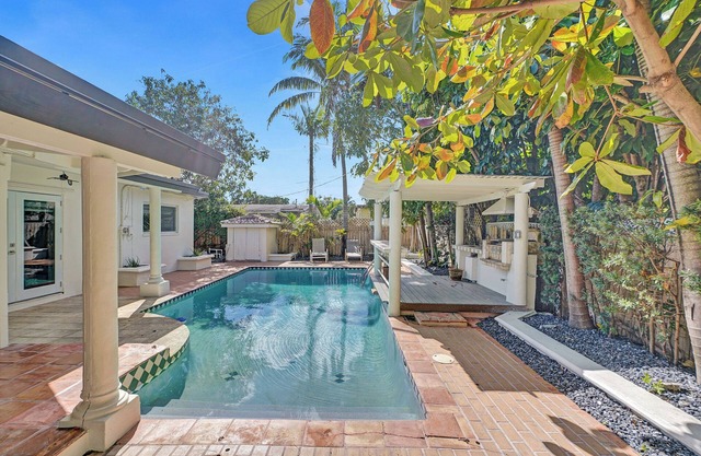 Rustic Pool House near Aventura w/BBQ