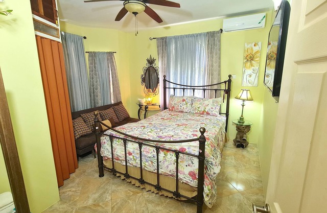 Rustic self-contained centrally-located city apartment with modern conveniences
